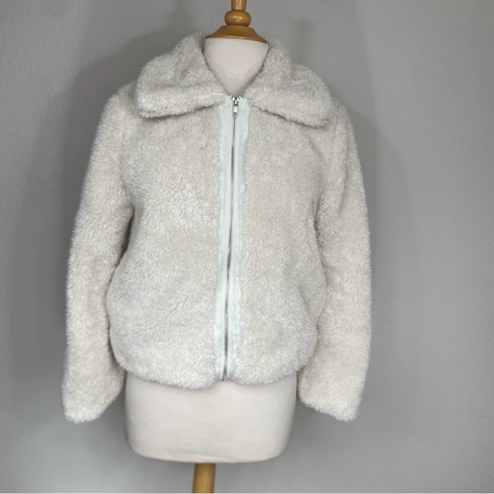 Skylar + Madison Women's Cream Soft Faux Fur Boxy Jacket Size Small Streetwear